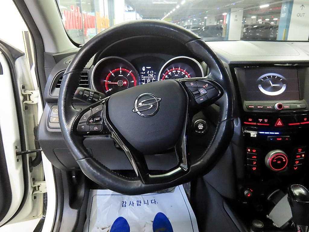 Ssangyong Tivoli - Vista 8