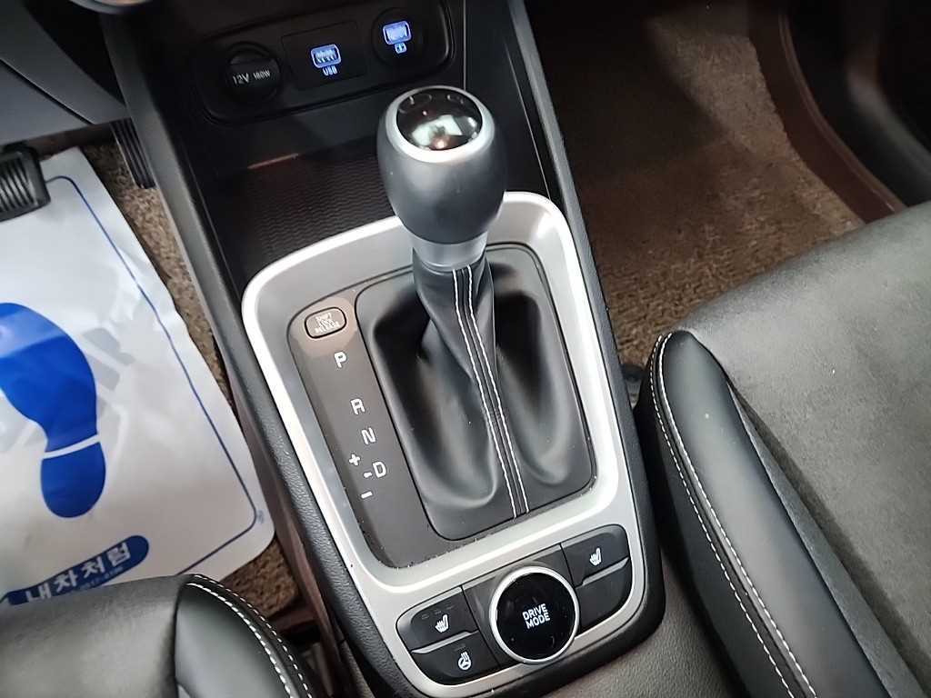 HYUNDAI Venue - Vista 9