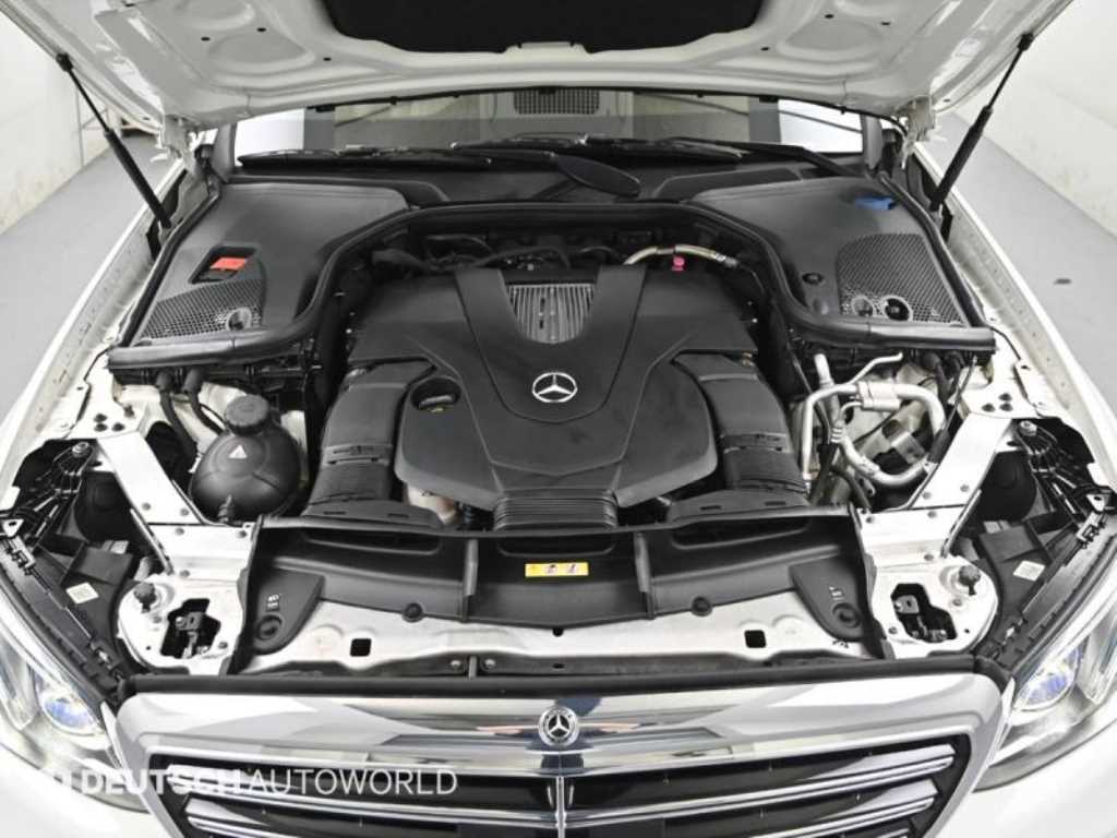 Mercedes Benz E class - Vista 7