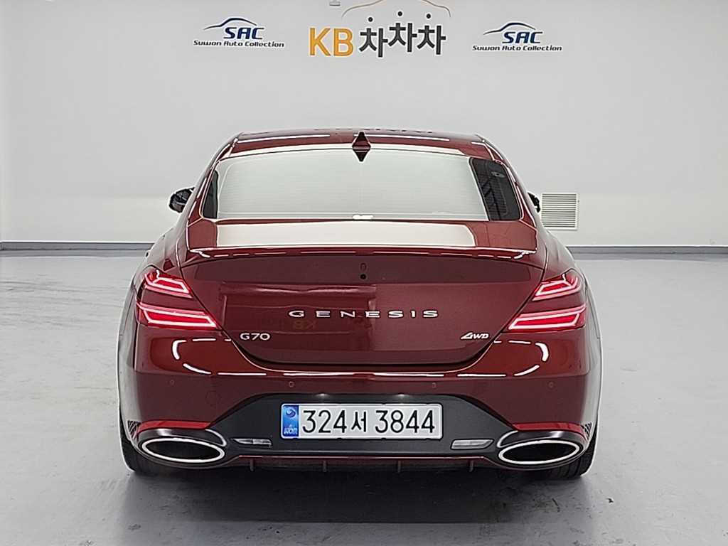 Genesis G70 - Vista 3