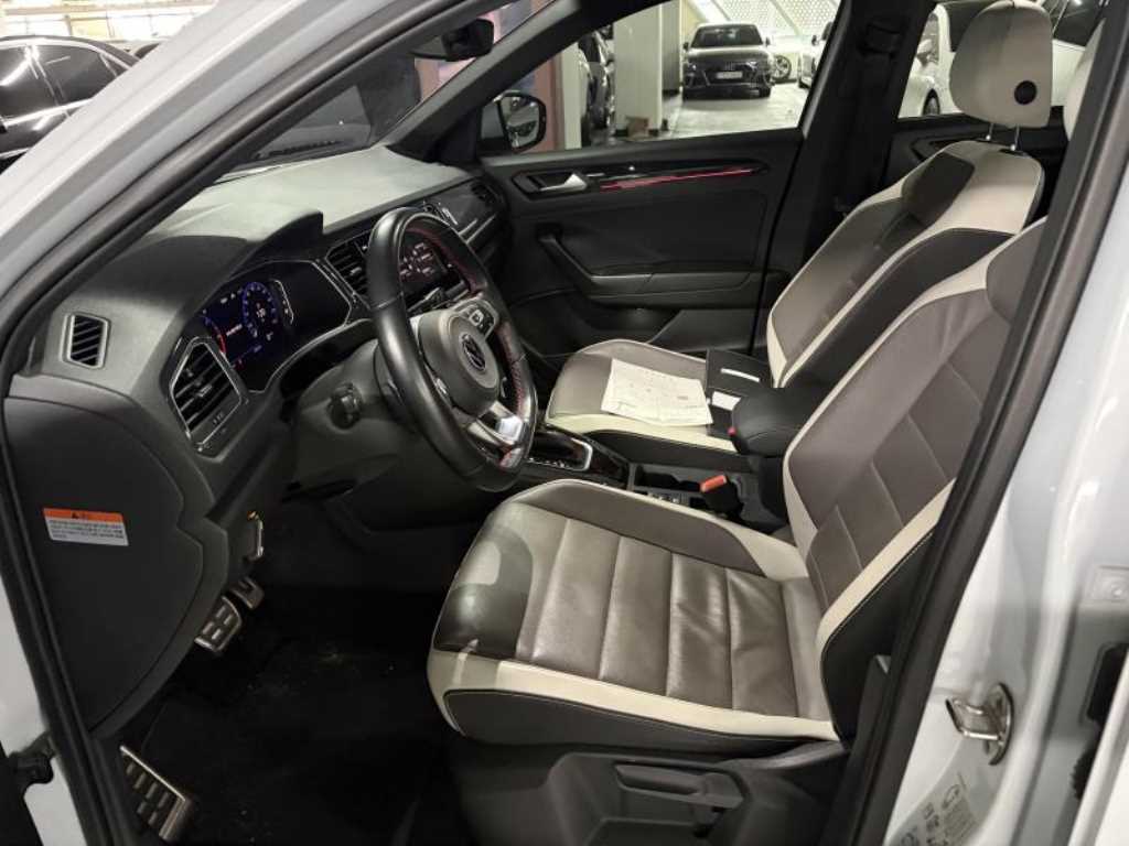 Volkswagen T-Roc - Vista 5