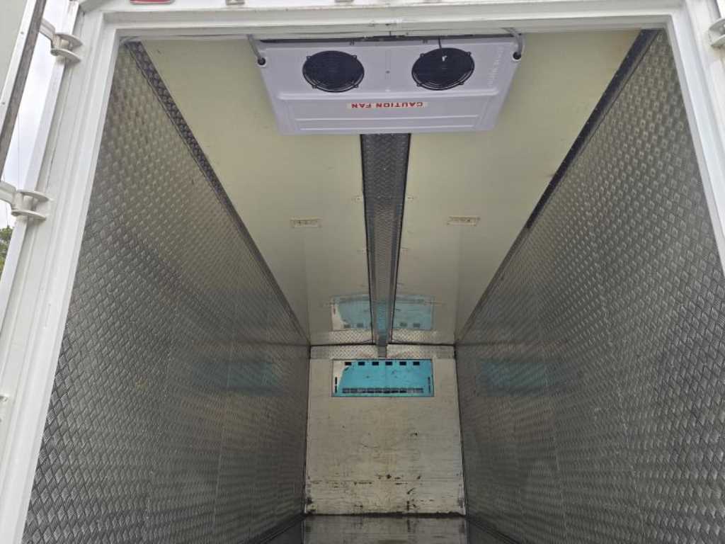 medium and large cargo truck - Vista 7