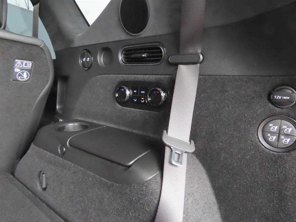 Genesis GV80 - Vista 7