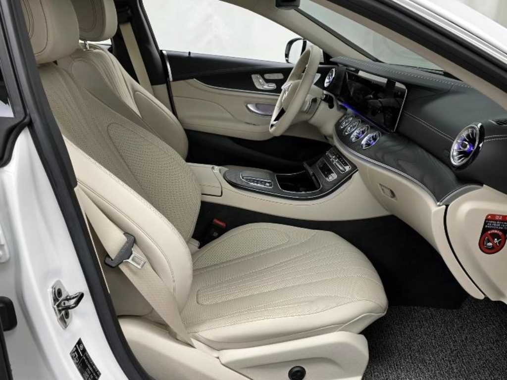 Mercedes Benz CLS Class - Vista 11