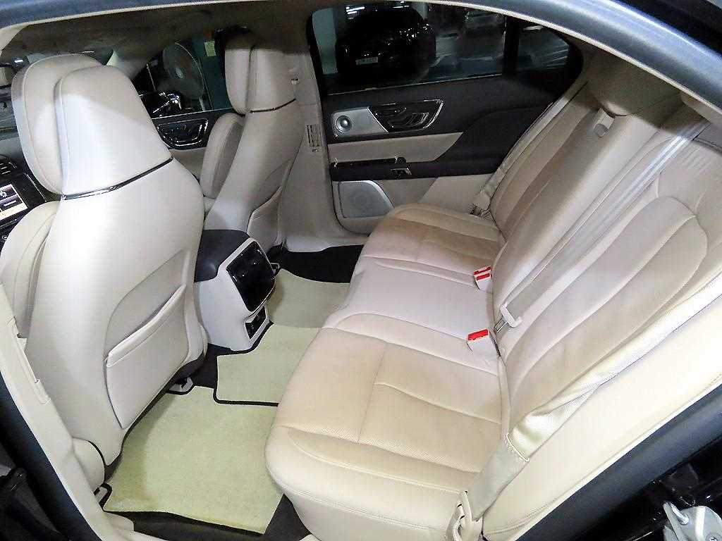 Lincoln Continental - Vista 7