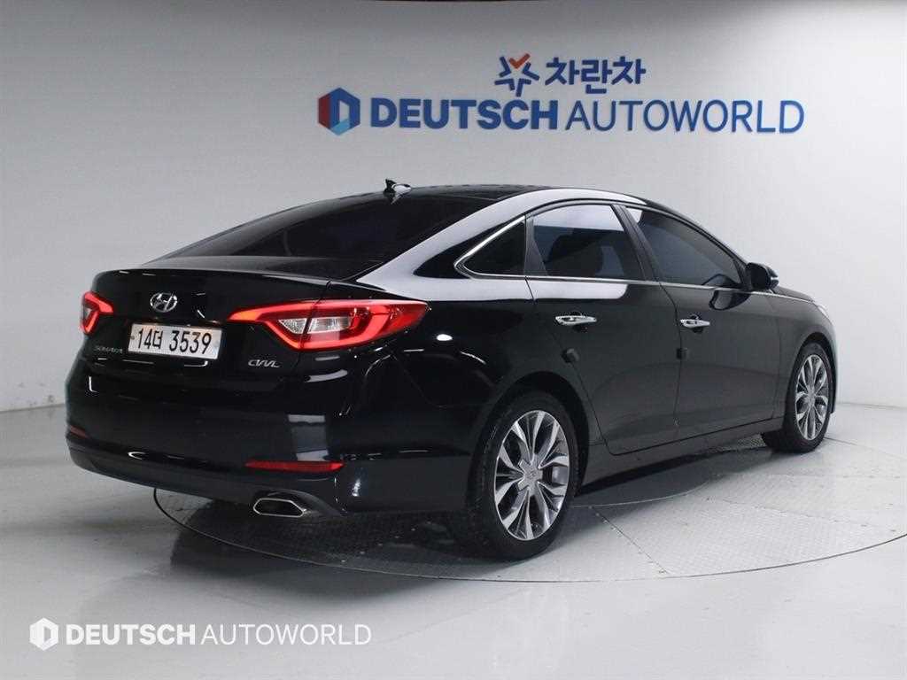 HYUNDAI Sonata - Vista 2