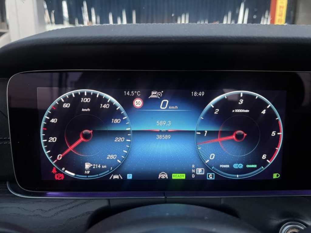 Mercedes Benz E class - Vista 8