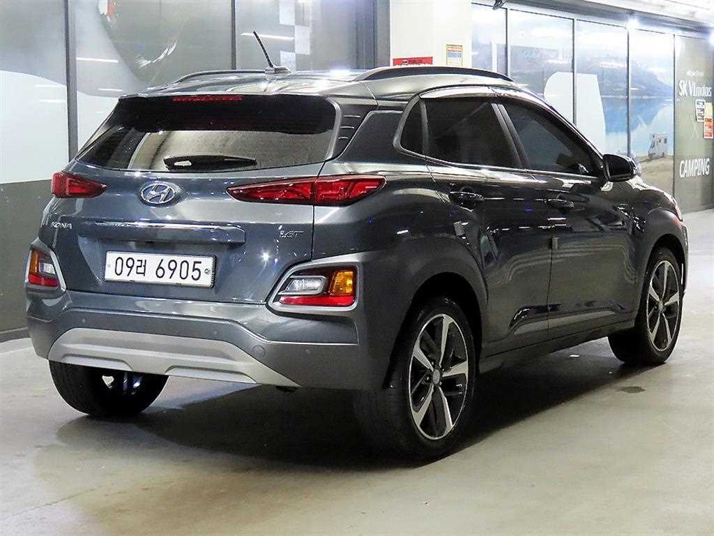 HYUNDAI Kona - Vista 4