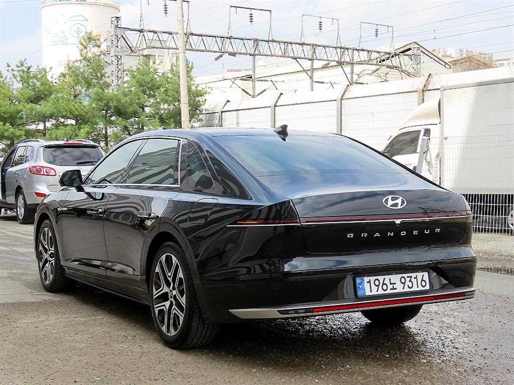 HYUNDAI Grandeur - Vista 3