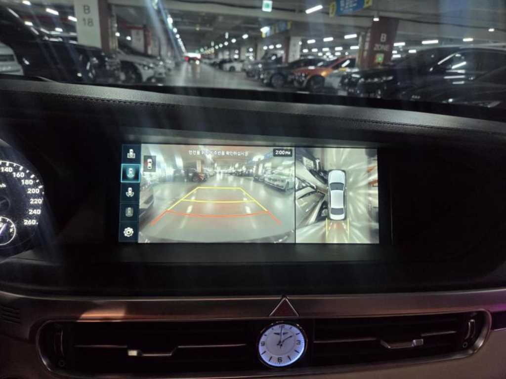 Genesis G90 - Vista 11