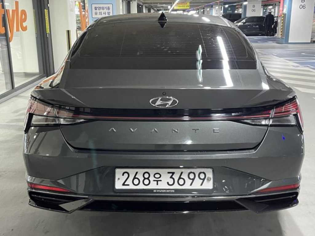 HYUNDAI Avante - Vista 5