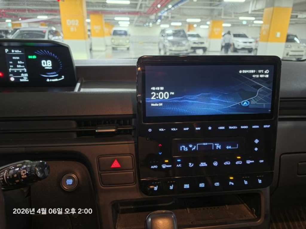 HYUNDAI Staria - Vista 10