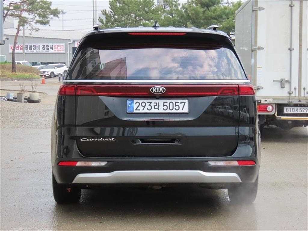 KIA Carnival - Vista 4
