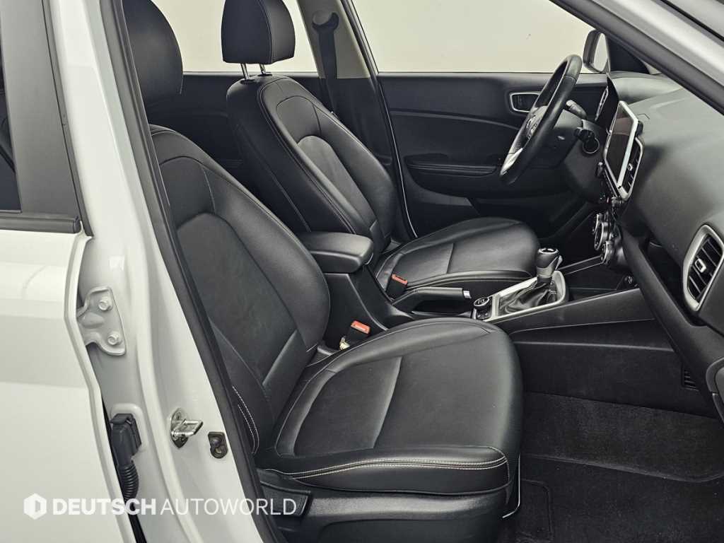 HYUNDAI Venue - Vista 10