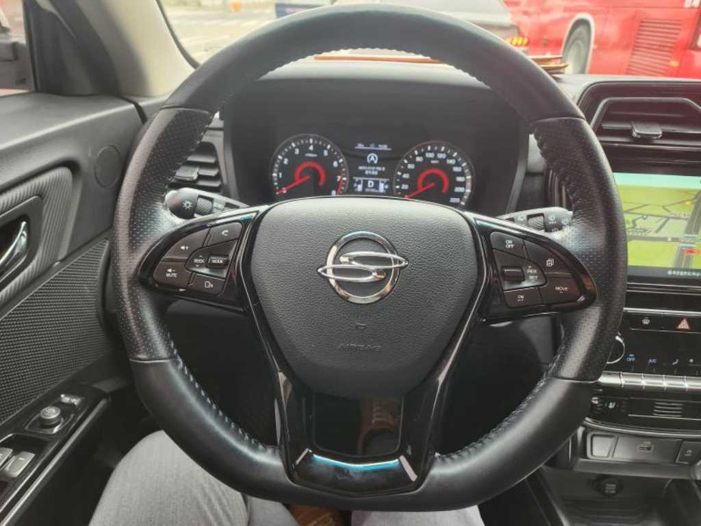 Ssangyong Tivoli - Vista 8