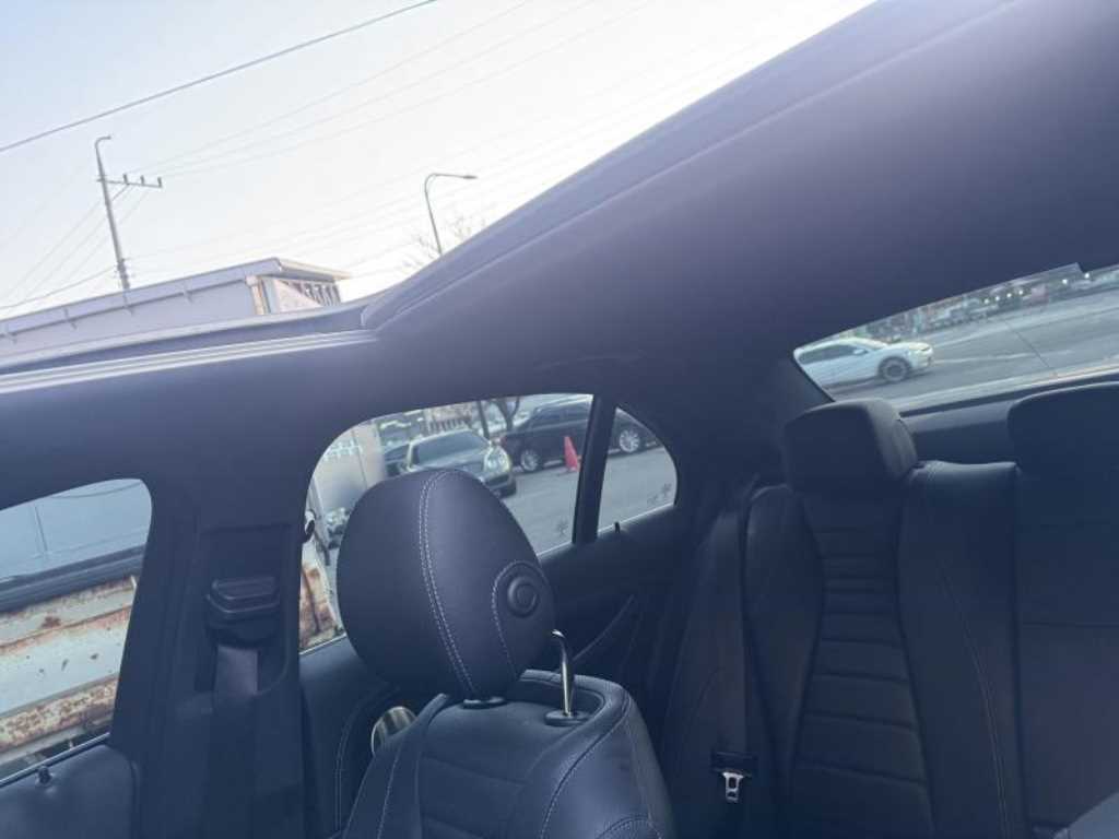 Mercedes Benz E class - Vista 12