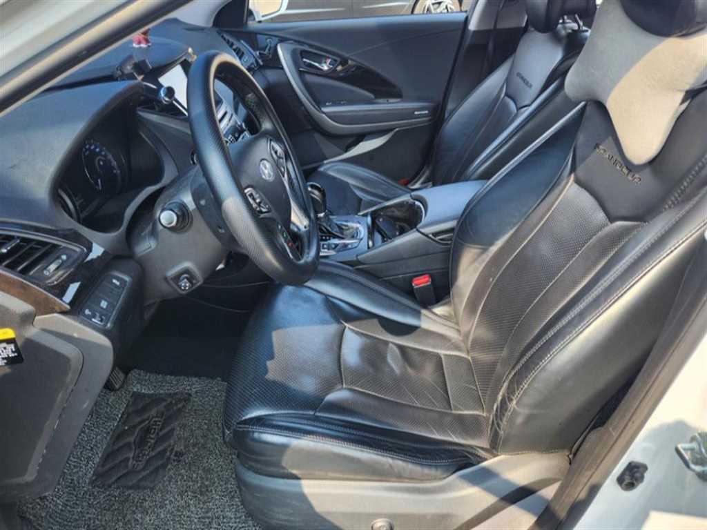 HYUNDAI Grandeur - Vista 5