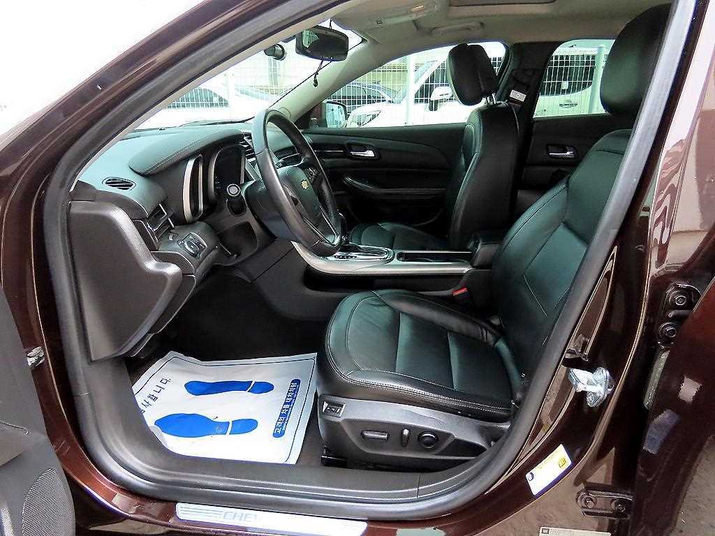 Chevrolet Malibu - Vista 5