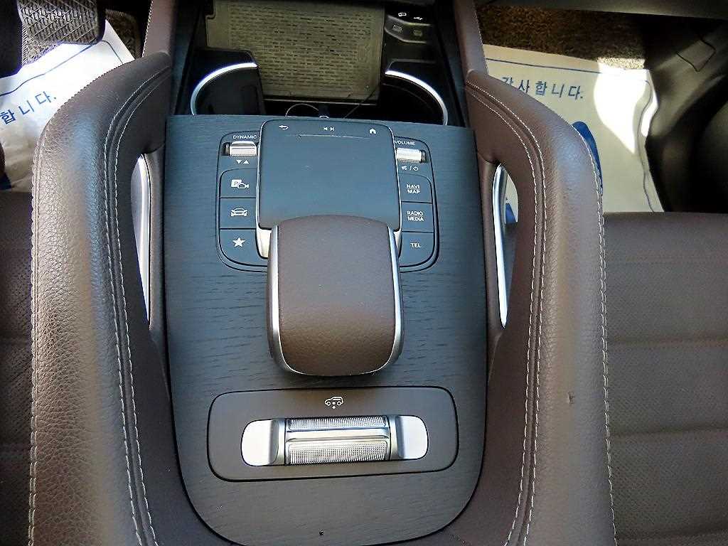 Mercedes Benz GLE Class - Vista 12