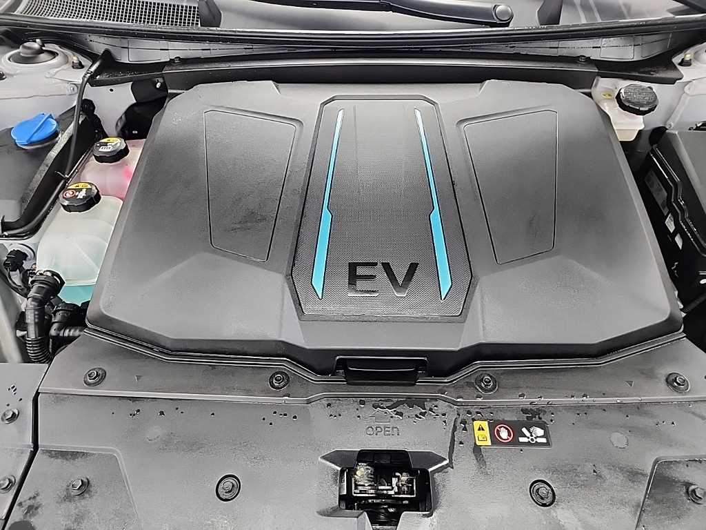 HYUNDAI Ioniq 5 - Vista 5