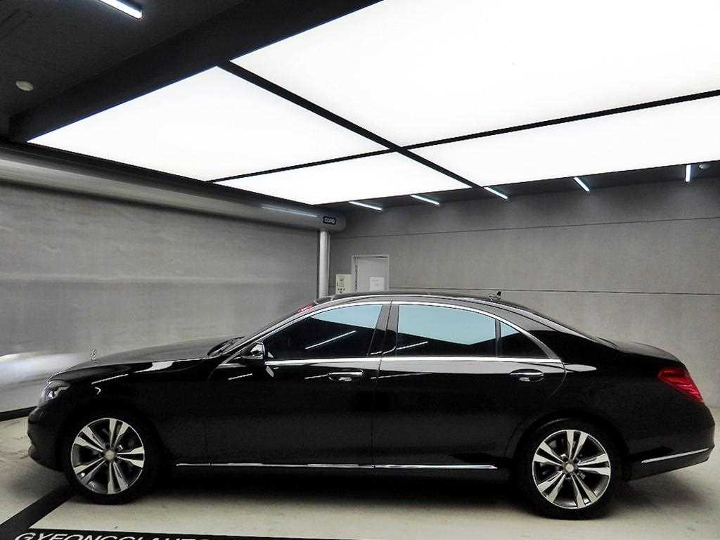 Mercedes Benz S Class - Vista 4