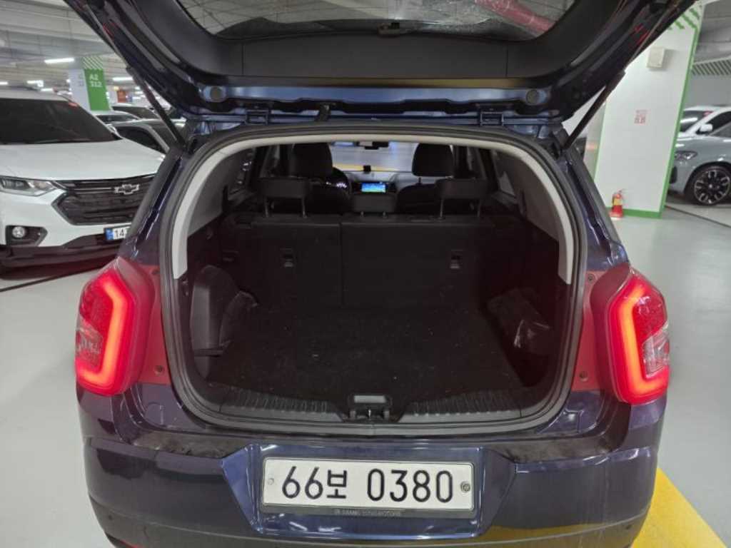 Ssangyong Tivoli - Vista 5