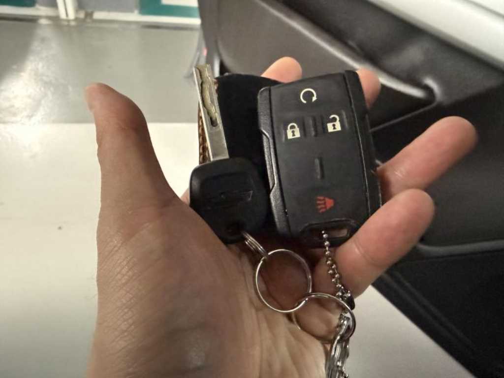 Chevrolet ?Colorado 2021 Gris - Importación desde Corea - HF Imports Iquique - Foto 18