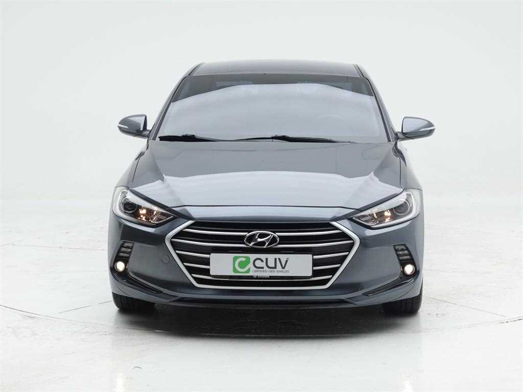 HYUNDAI Avante - Vista 2