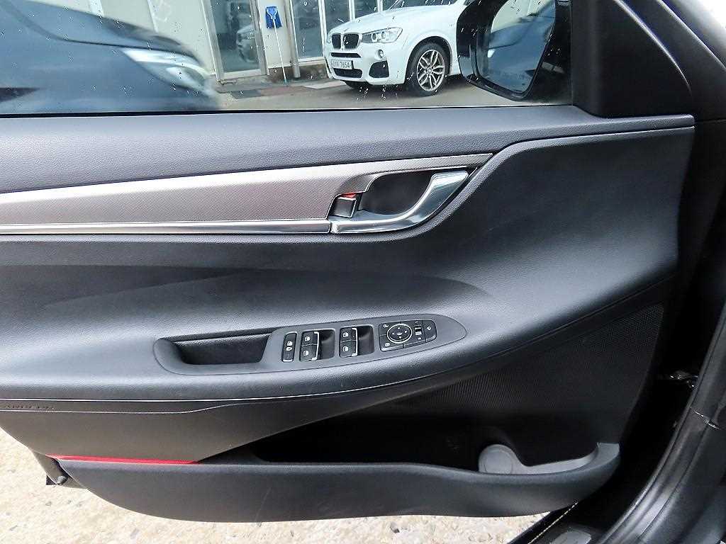 HYUNDAI Grandeur - Vista 11