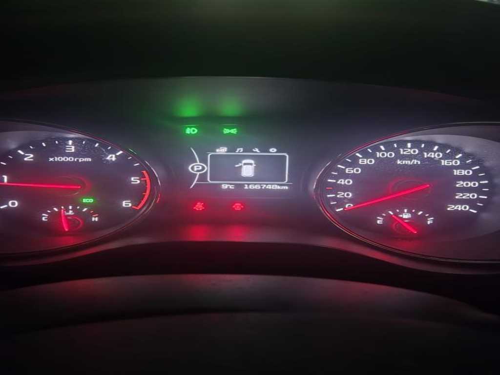 KIA Carnival - Vista 3