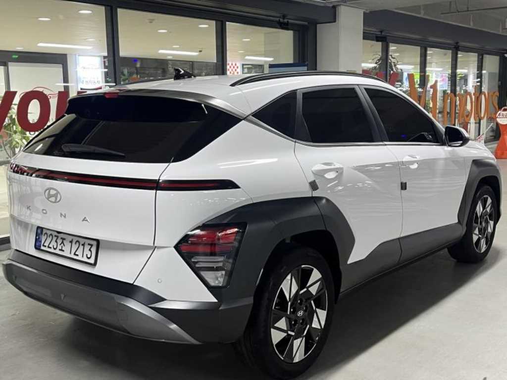HYUNDAI Kona - Vista 4