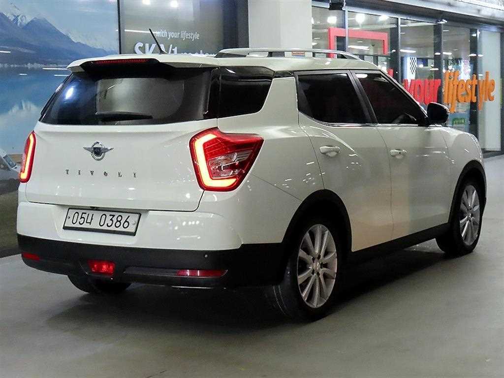 Ssangyong Tivoli - Vista 4