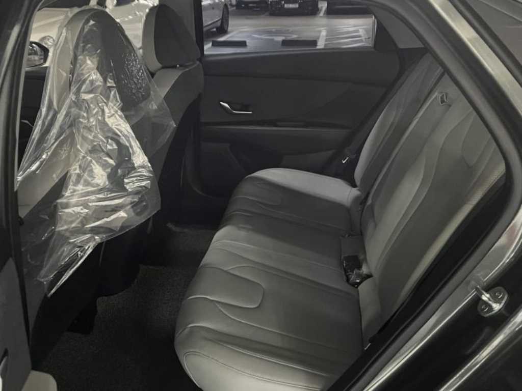 HYUNDAI Avante - Vista 6