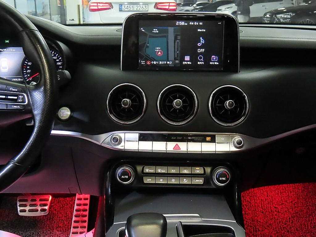 KIA Stinger - Vista 11