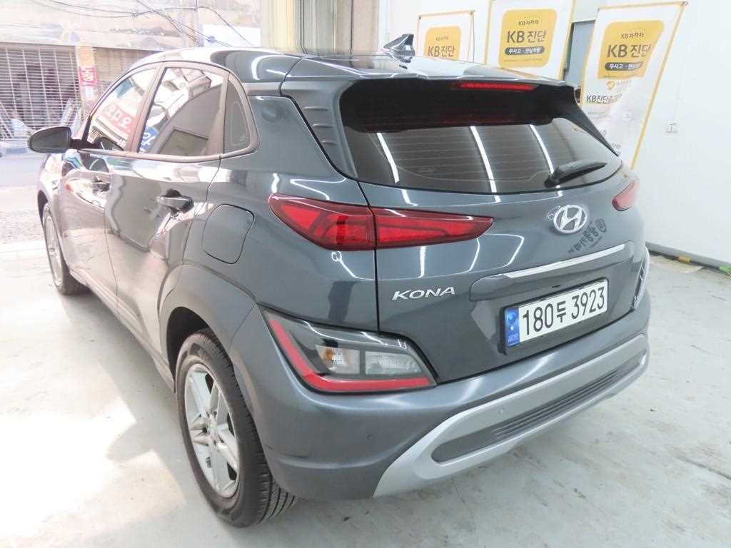 HYUNDAI Kona - Vista 4