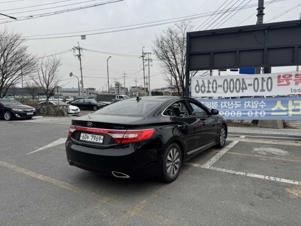 HYUNDAI Grandeur - Vista 5