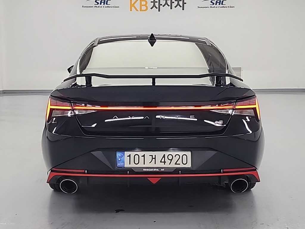 HYUNDAI Avante - Vista 3