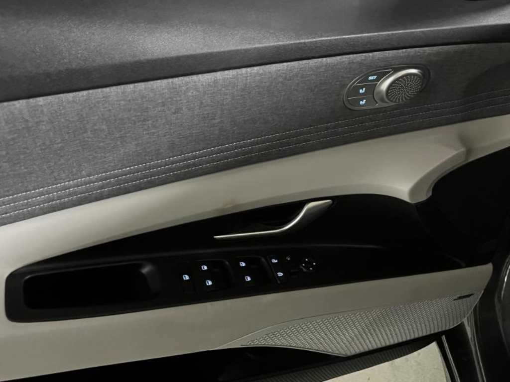 HYUNDAI Avante - Vista 12