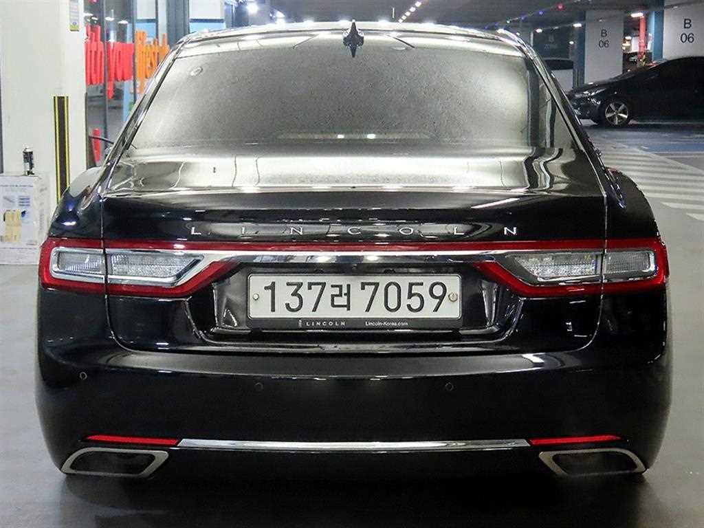 Lincoln Continental - Vista 5
