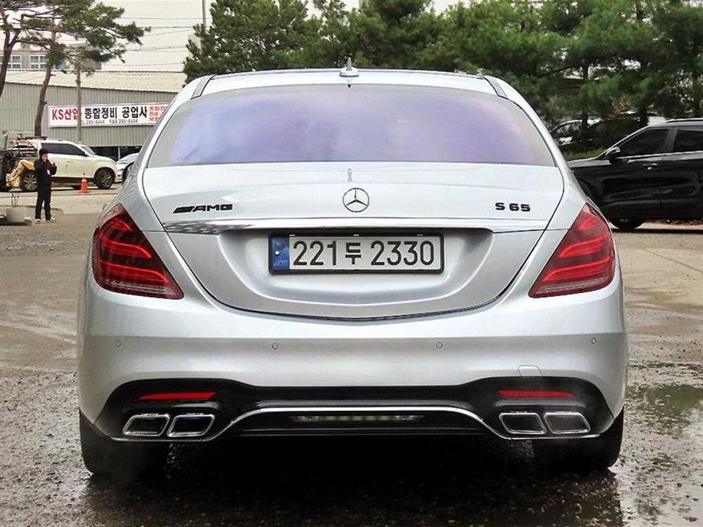 Mercedes Benz S Class - Vista 4