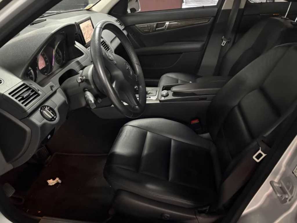 Mercedes Benz C Class - Vista 4