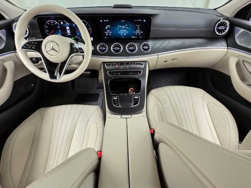 Mercedes Benz CLS Class - Vista 7