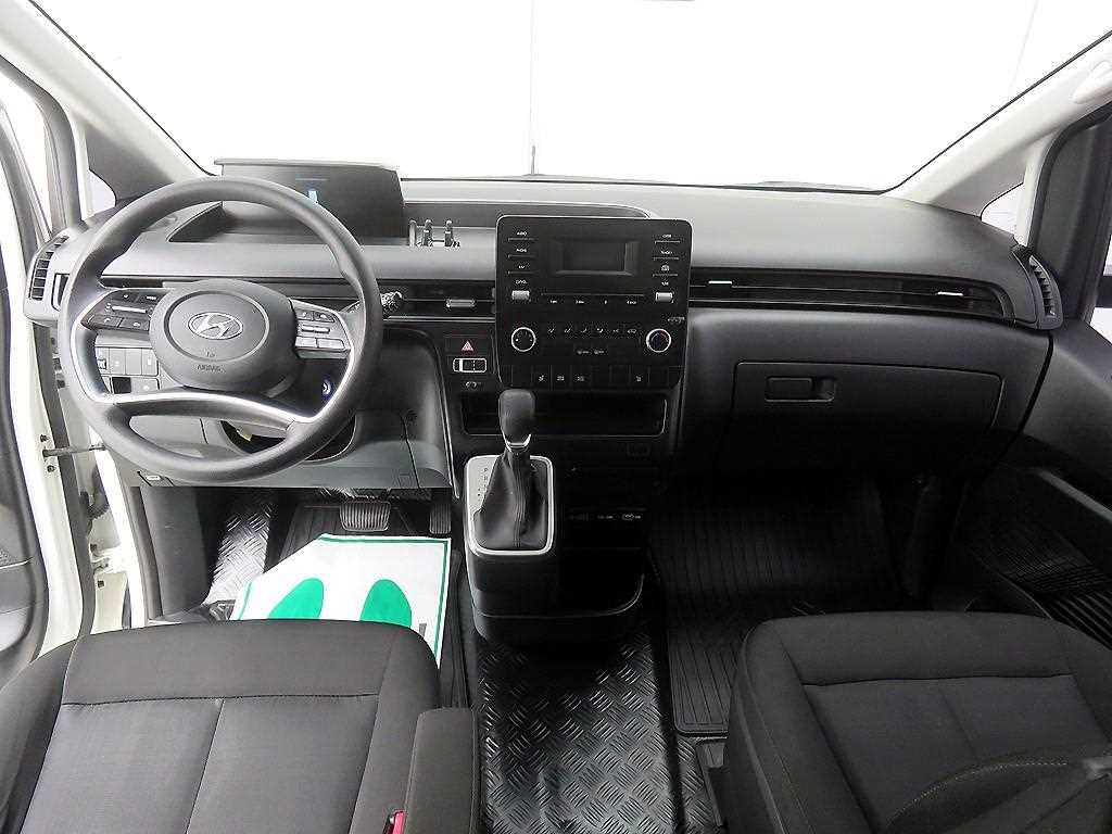 HYUNDAI Staria - Vista 9