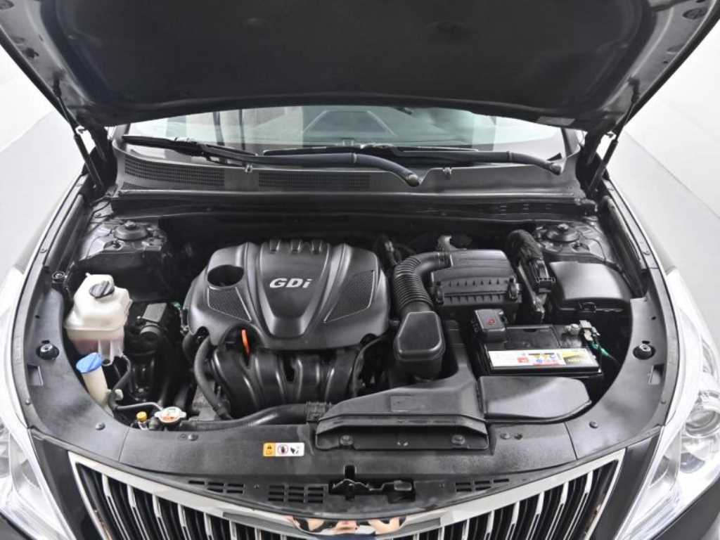 HYUNDAI Grandeur - Vista 7