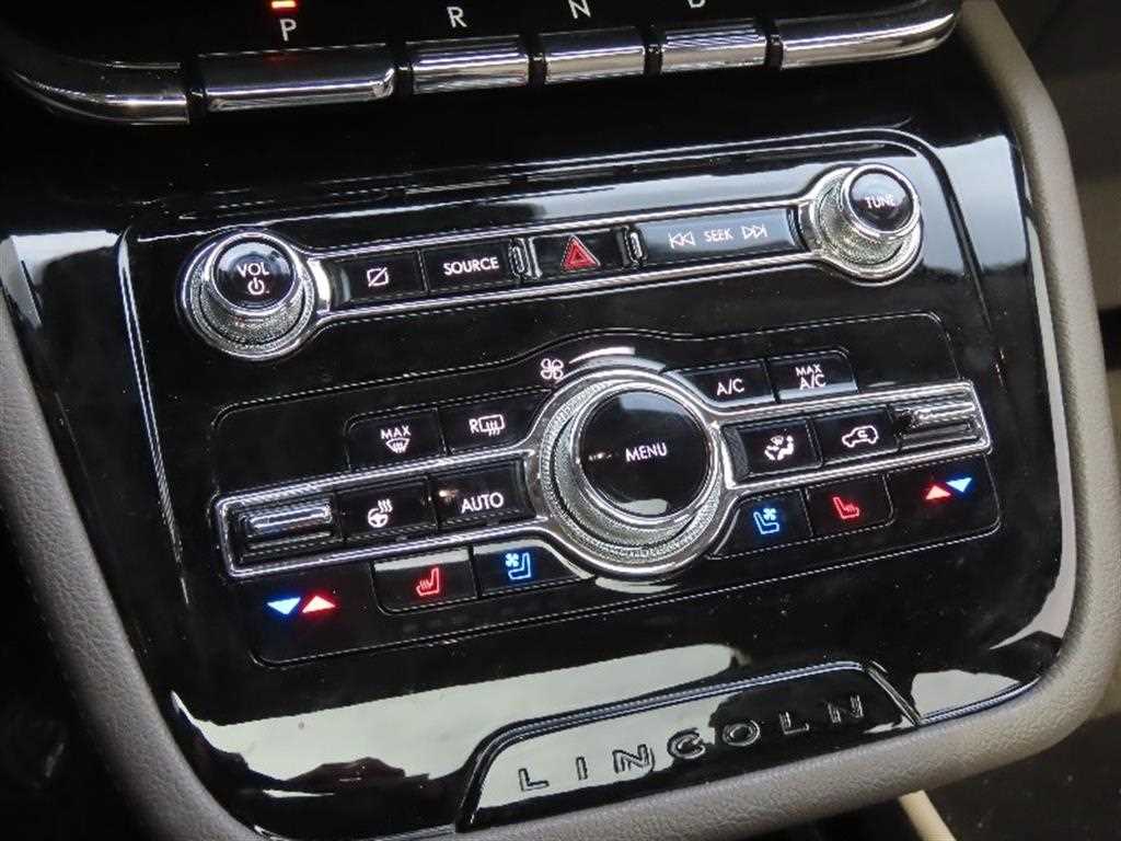 Lincoln Corsair - Vista 7