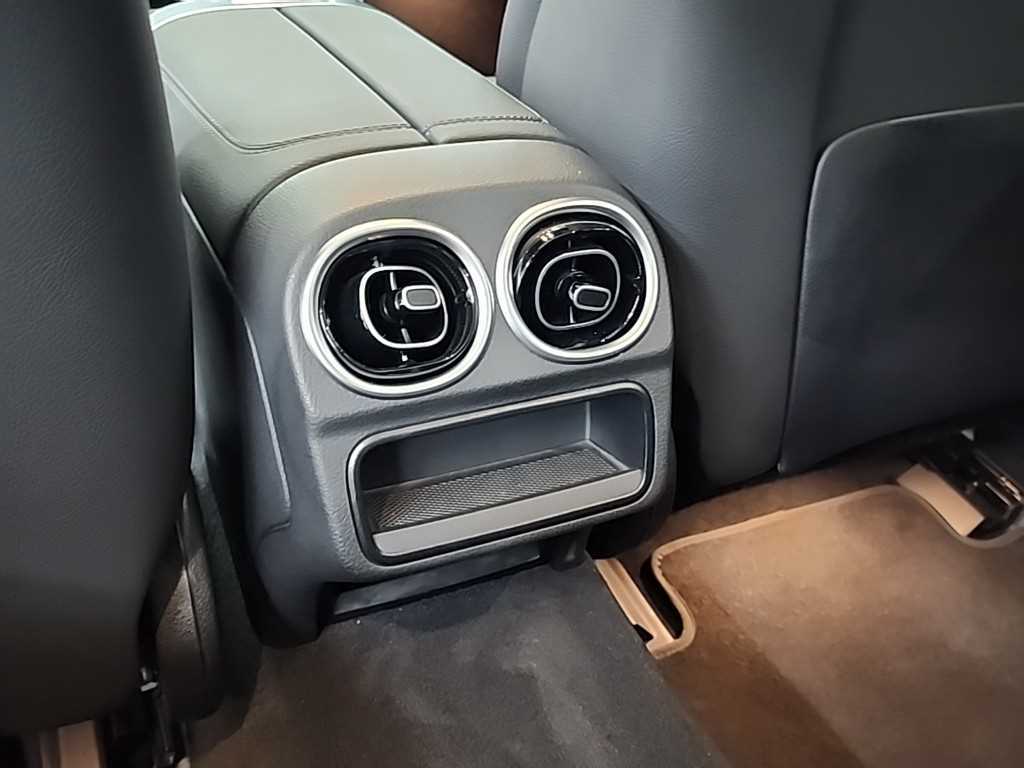 Mercedes Benz C Class 2022 Negro - Importación desde Corea - HF Imports Iquique - Foto 13