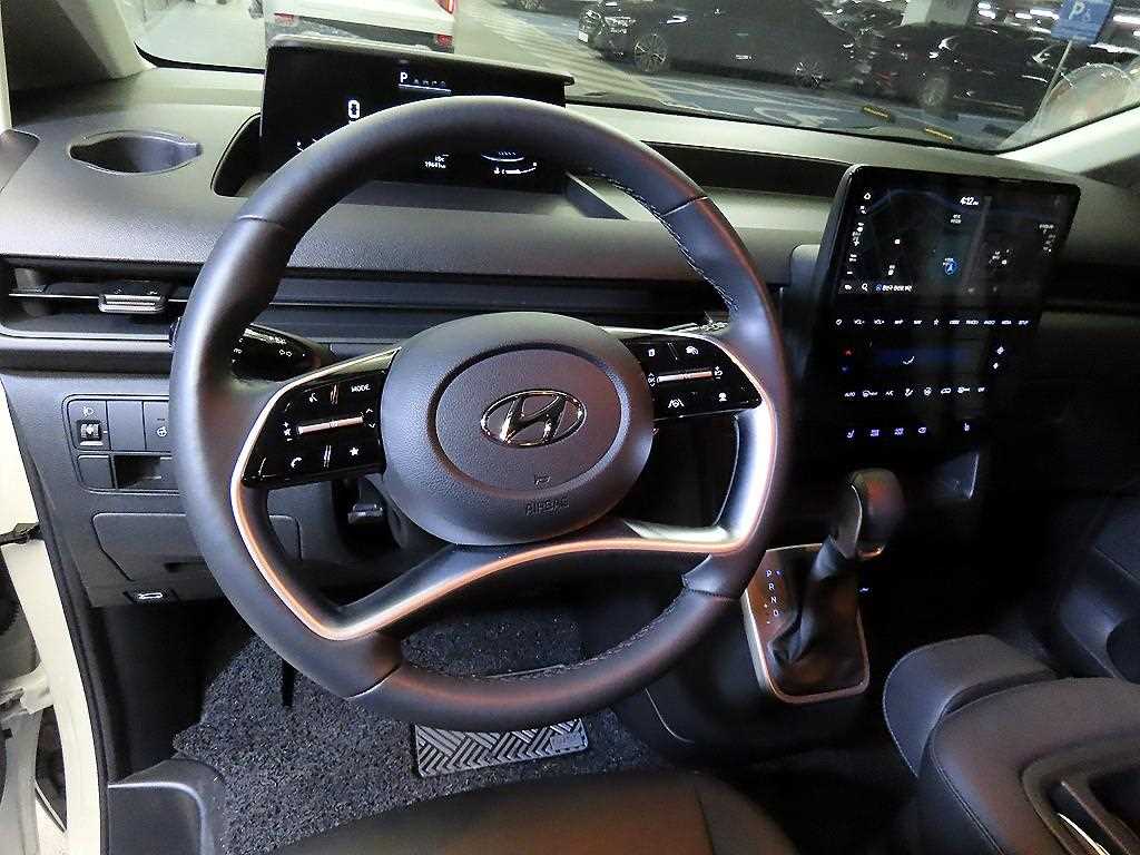 HYUNDAI Staria - Vista 8