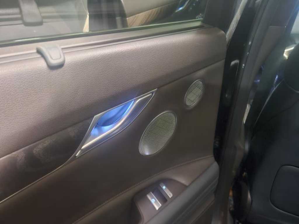 Genesis G80 - Vista 9