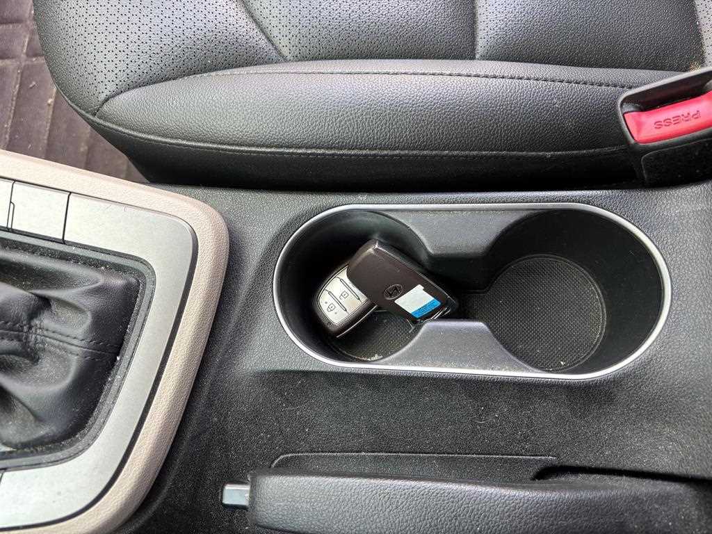 HYUNDAI Avante - Vista 8