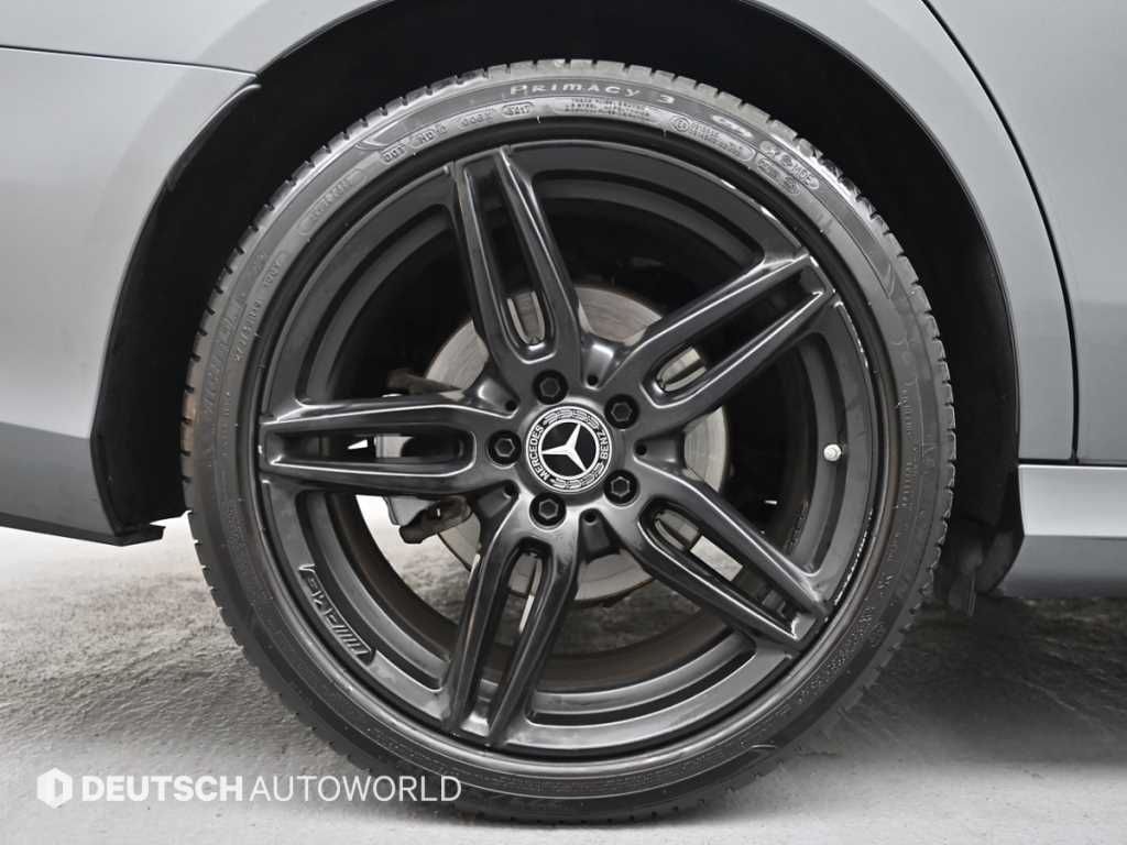 Mercedes Benz E class - Vista 5